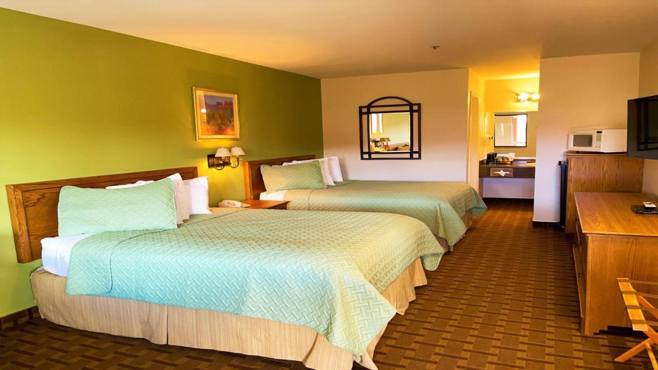 The Noor Hotel Torrey Exterior photo