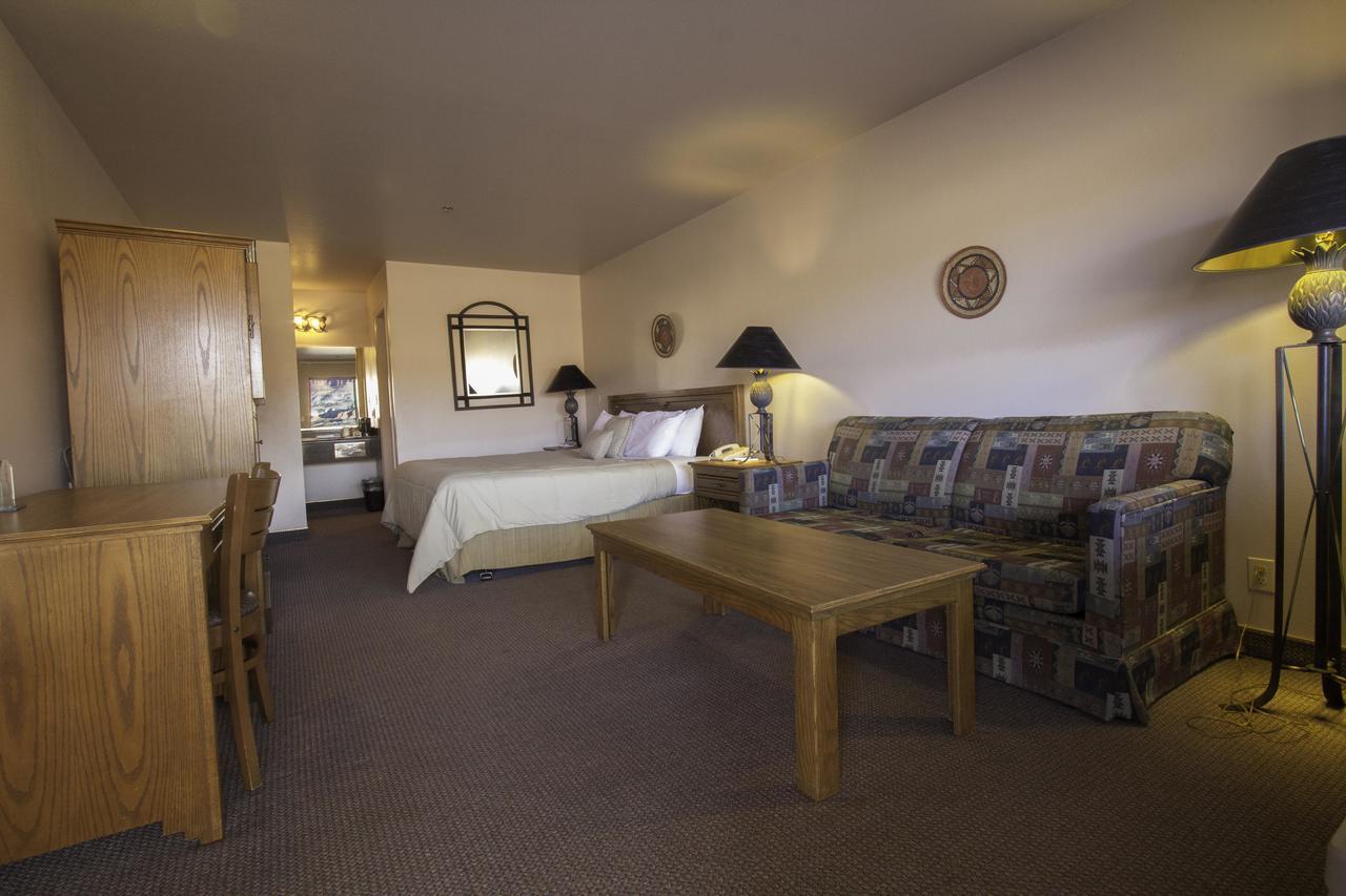 The Noor Hotel Torrey Room photo