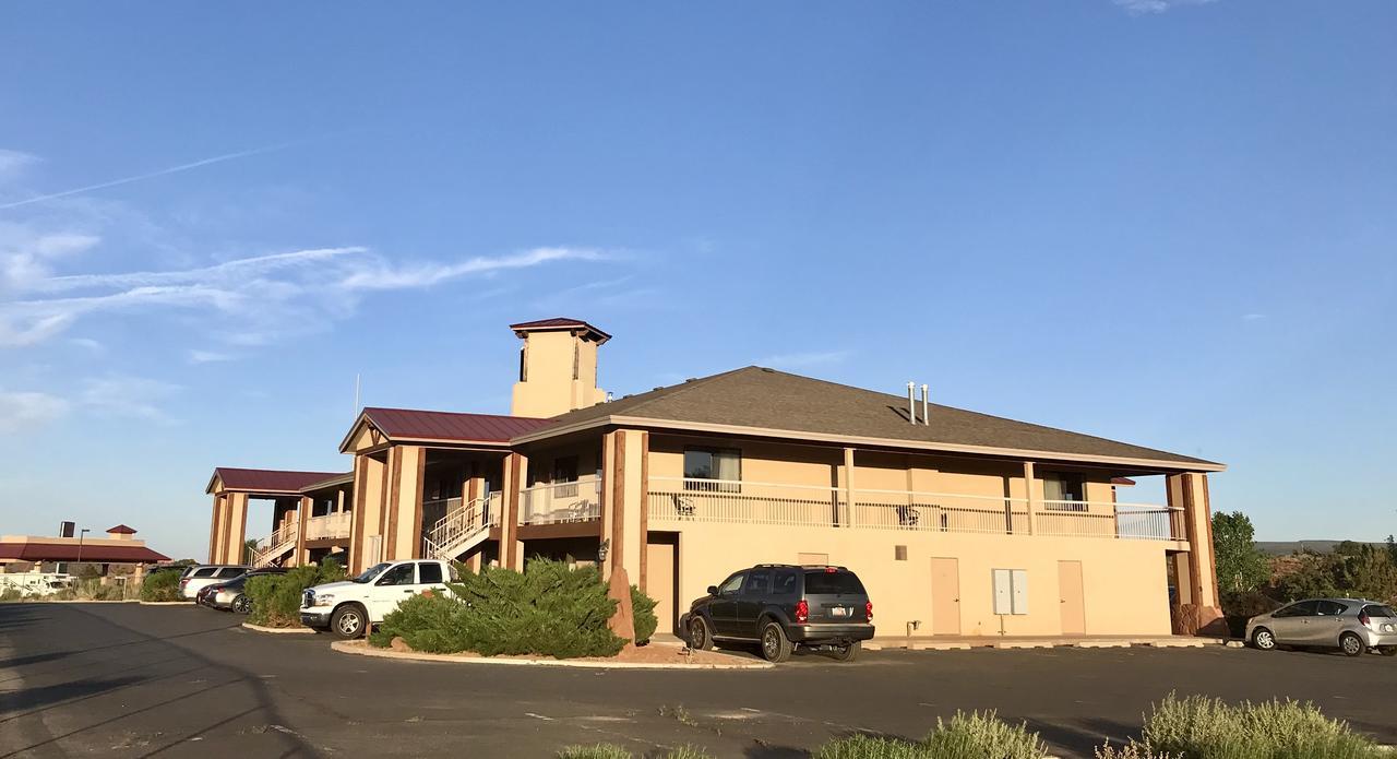 The Noor Hotel Torrey Exterior photo